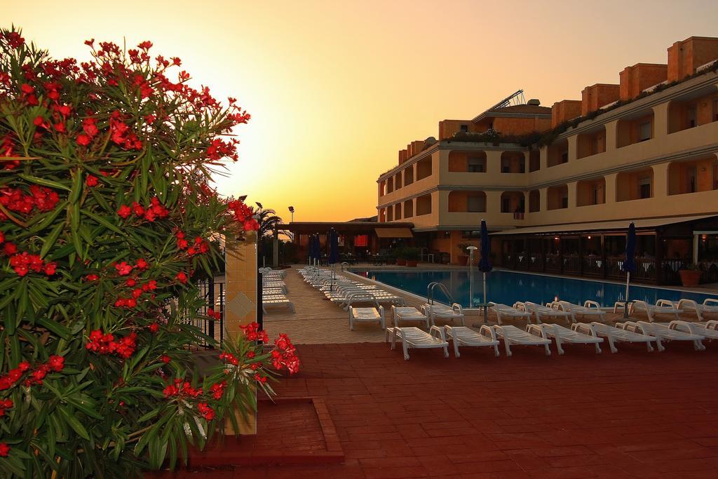 Borgo Saraceno Hotel-Residence Санта-Тереза-Галлура Экстерьер фото