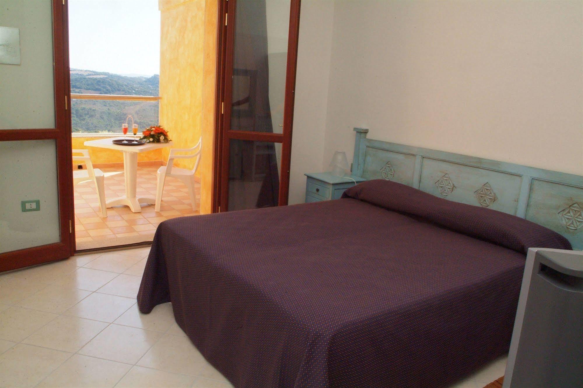 Borgo Saraceno Hotel-Residence Санта-Тереза-Галлура Экстерьер фото