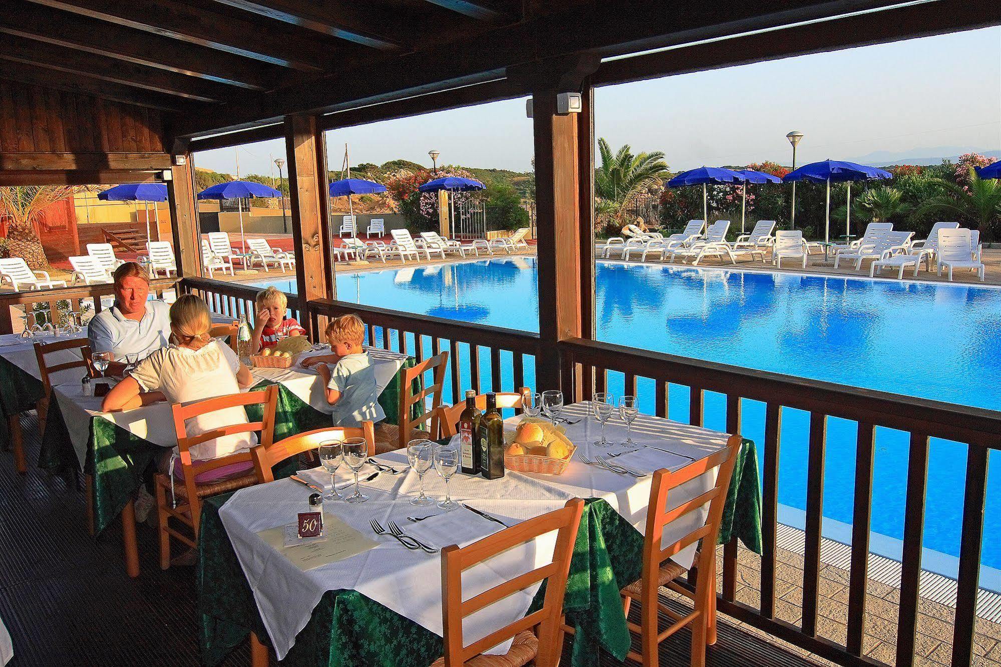Borgo Saraceno Hotel-Residence Санта-Тереза-Галлура Экстерьер фото