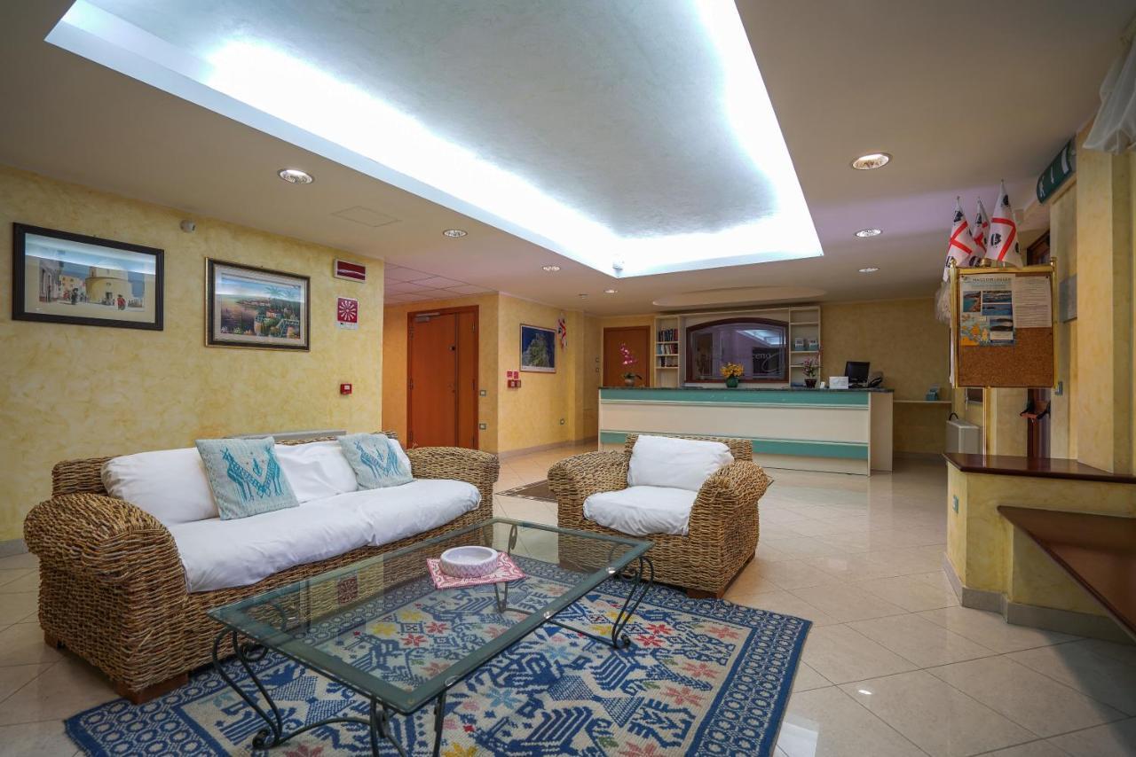 Borgo Saraceno Hotel-Residence Санта-Тереза-Галлура Экстерьер фото