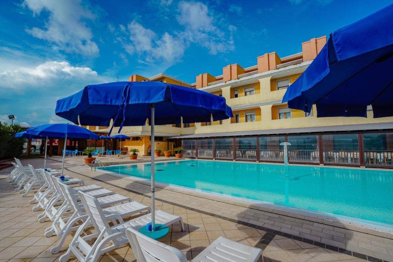 Borgo Saraceno Hotel-Residence Санта-Тереза-Галлура Экстерьер фото