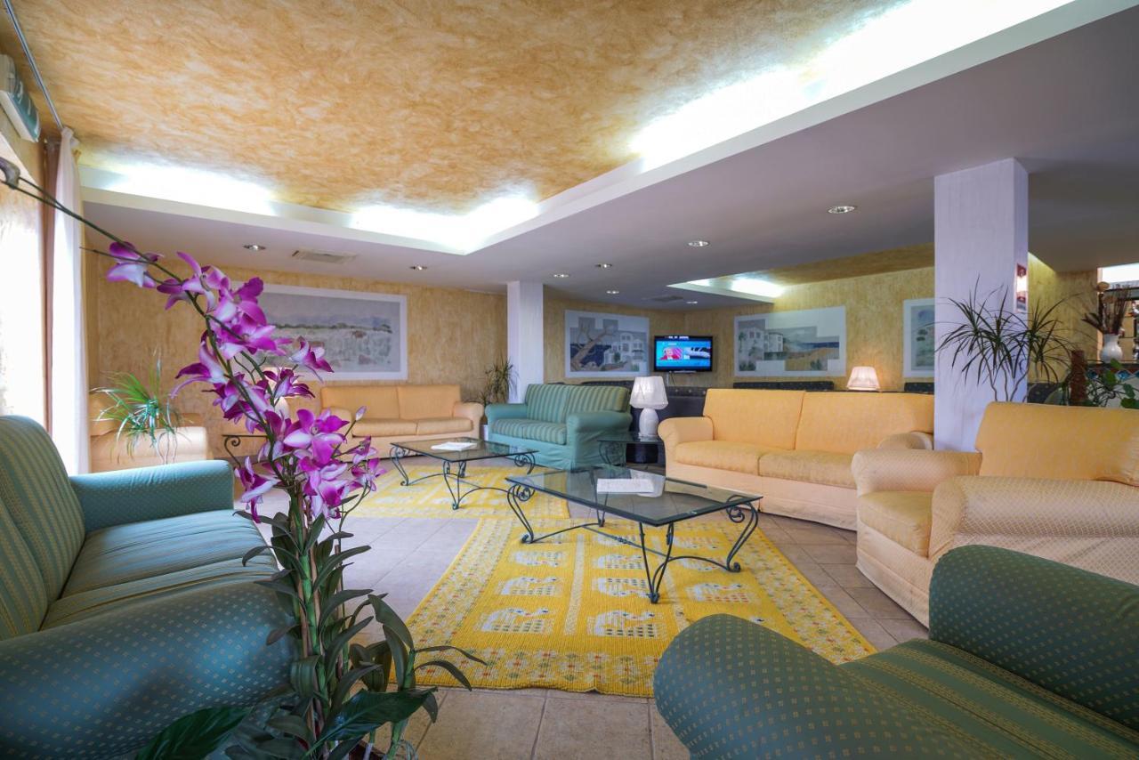 Borgo Saraceno Hotel-Residence Санта-Тереза-Галлура Экстерьер фото