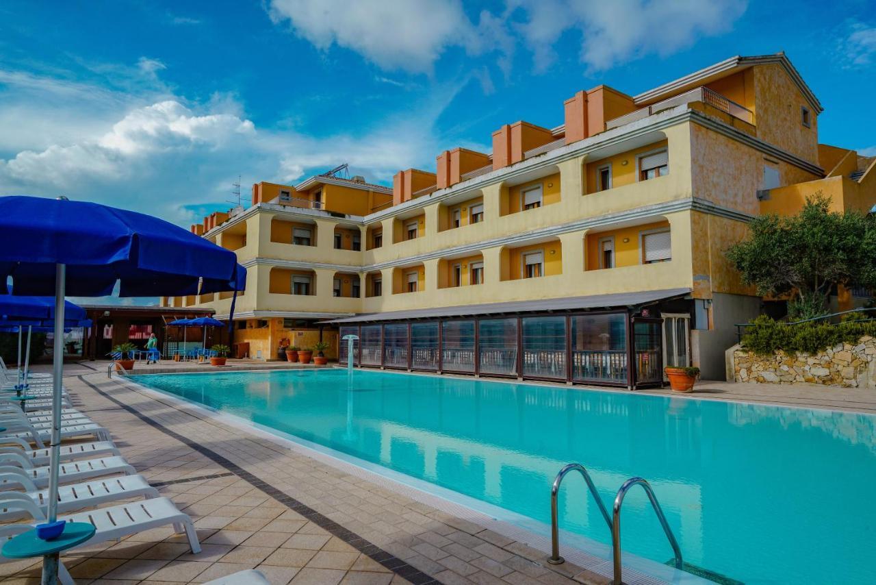 Borgo Saraceno Hotel-Residence Санта-Тереза-Галлура Экстерьер фото