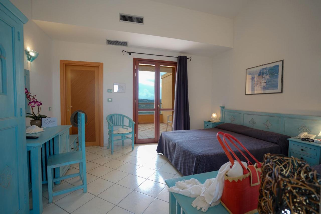 Borgo Saraceno Hotel-Residence Санта-Тереза-Галлура Экстерьер фото