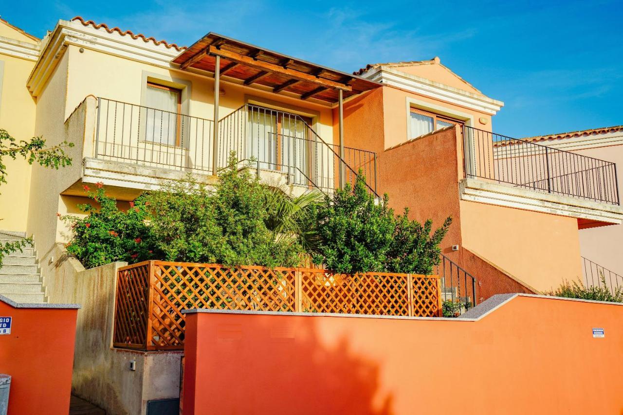 Borgo Saraceno Hotel-Residence Санта-Тереза-Галлура Экстерьер фото